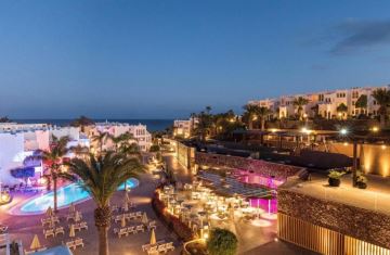 Hotel am Abend