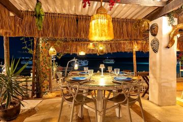 Hotelrestaurant am Abend