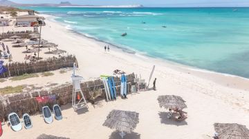 Strand vor der Planet Station