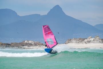 Schöne gleichmäßige kleine Wellen