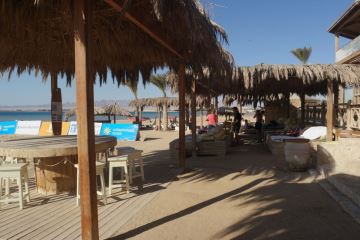 Sitzgelegenheiten an der Station