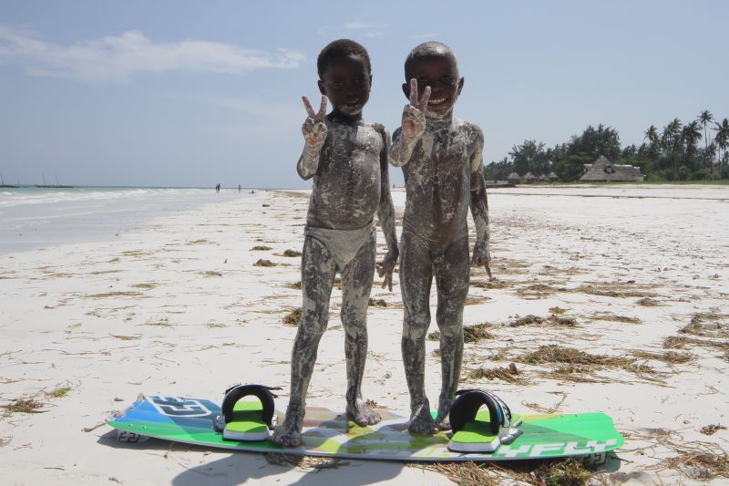 Diani Beach: Spaß mit den kenianischen Kids