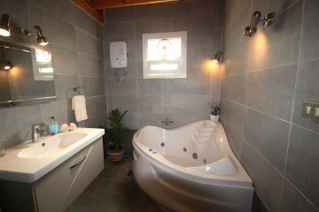 Seahorse Bad mit Jacuzzi