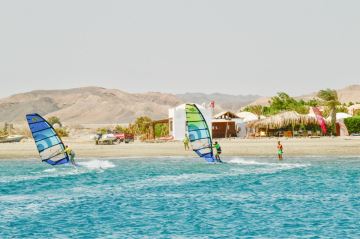 Surf Action vor der Station