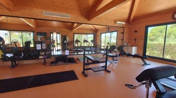 Klimatisierter Fitnessraum