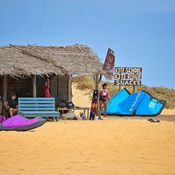 Kitesurfing Lanka